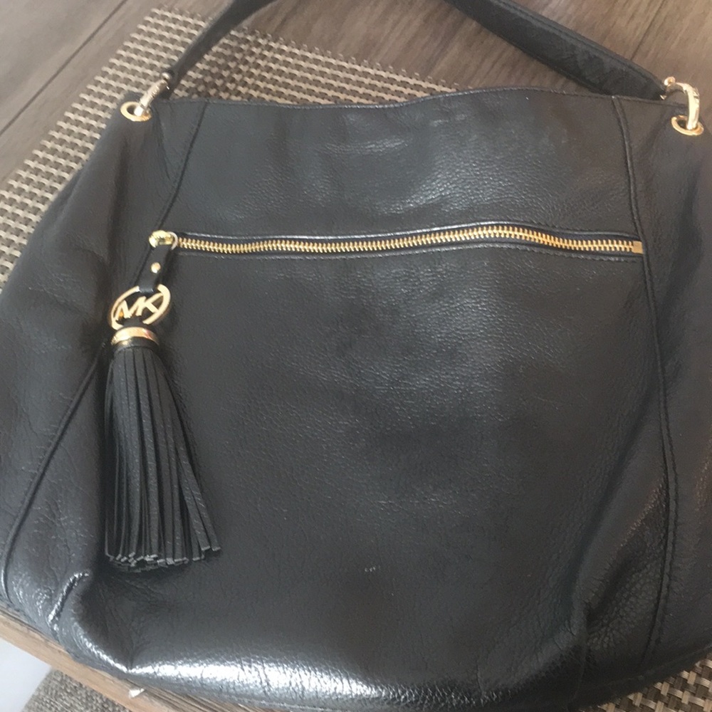 Authentic Michael Kors leather shoulder bag